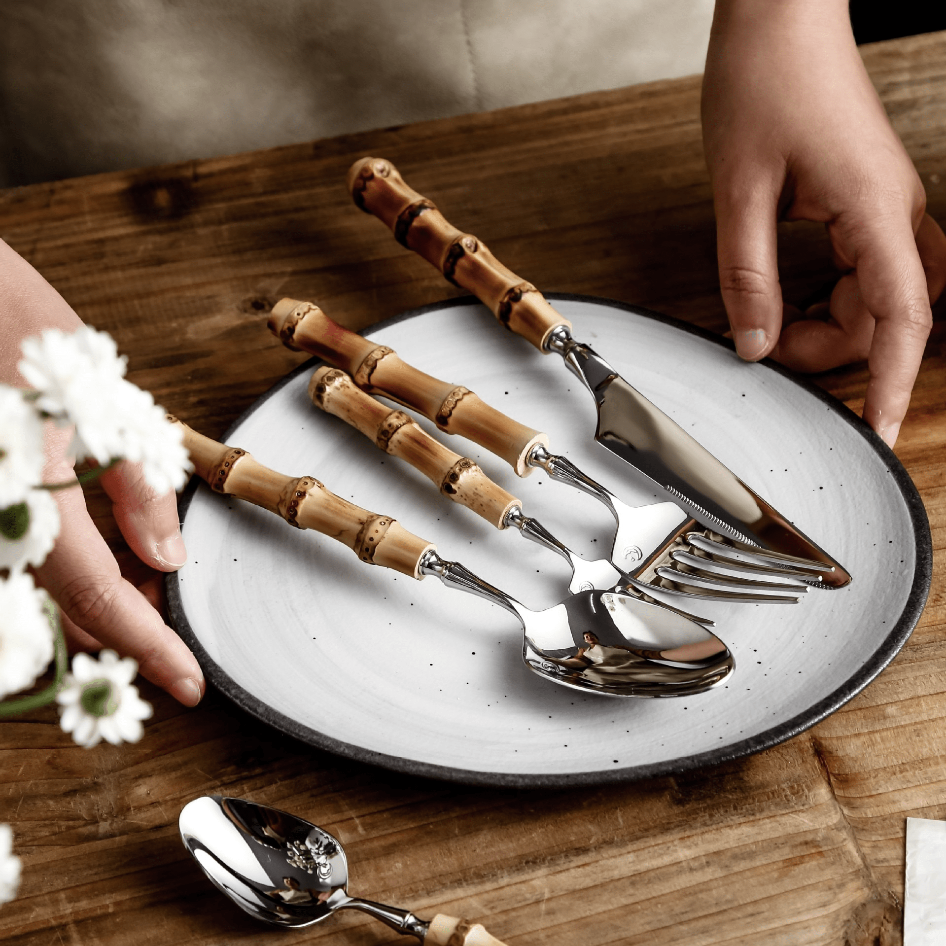 5 - piece Cutlery Set with Bamboo Handle - Cutlery Set - 5 - Piece Set - Oaksoho