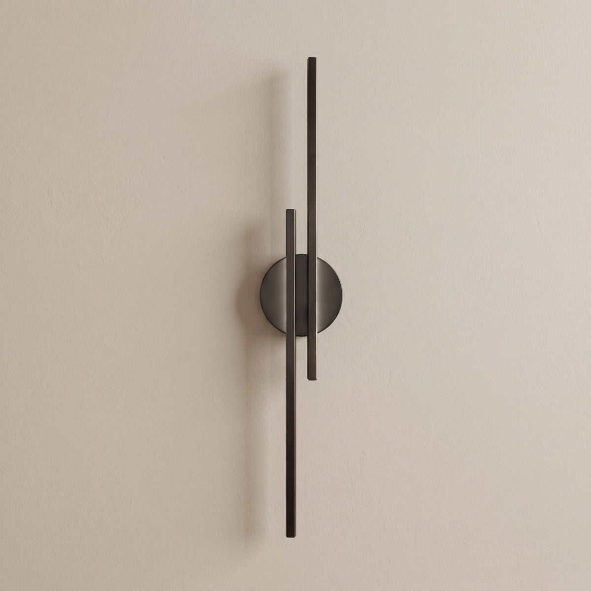Linear Metal Wall Sconce with Dual Adjustable Light Beams - Wall Light Fixtures - Black - Oak Soho