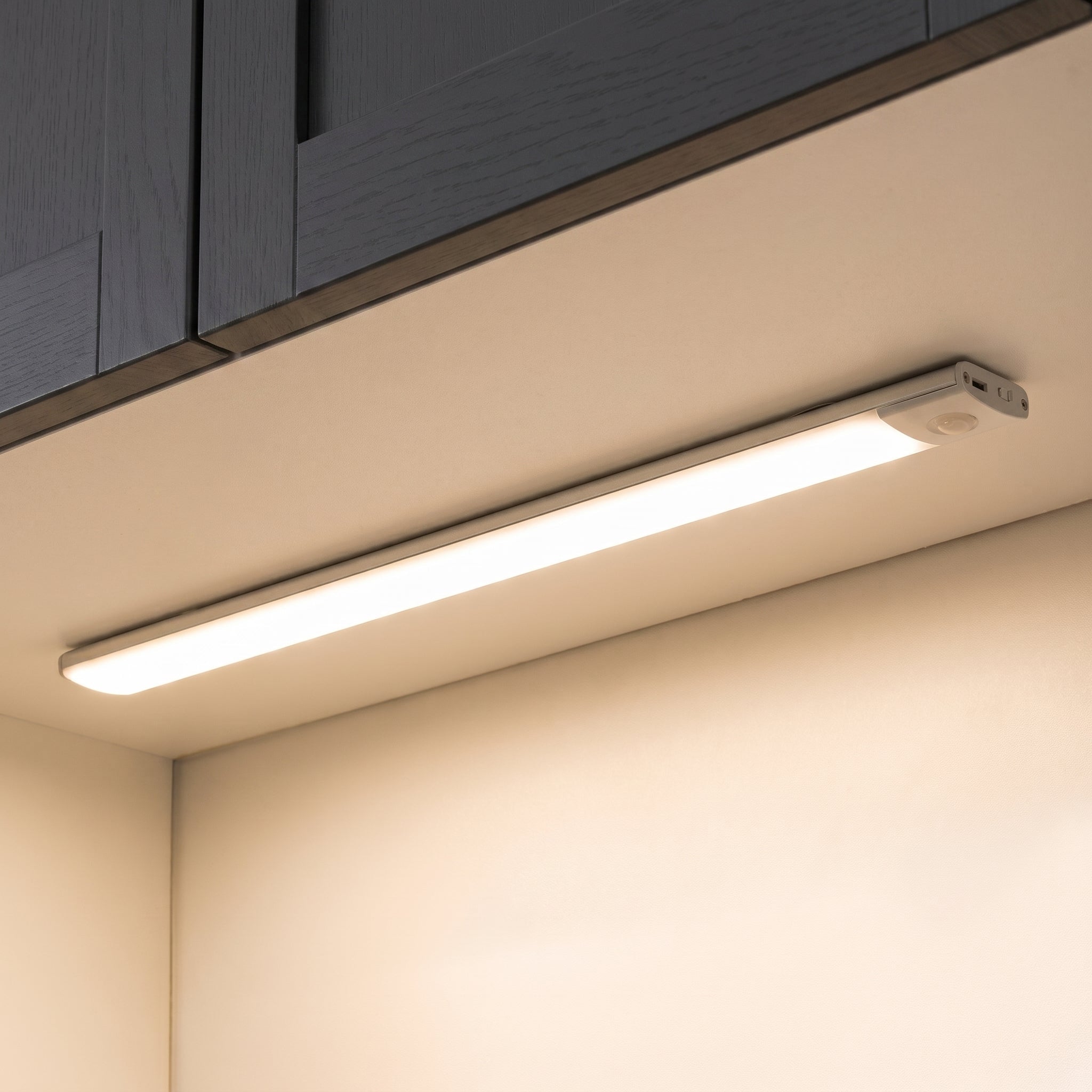 Magnetic Wireless LED Light Bar with Motion Sensor - LED Light bar - Silver - Oaksoho