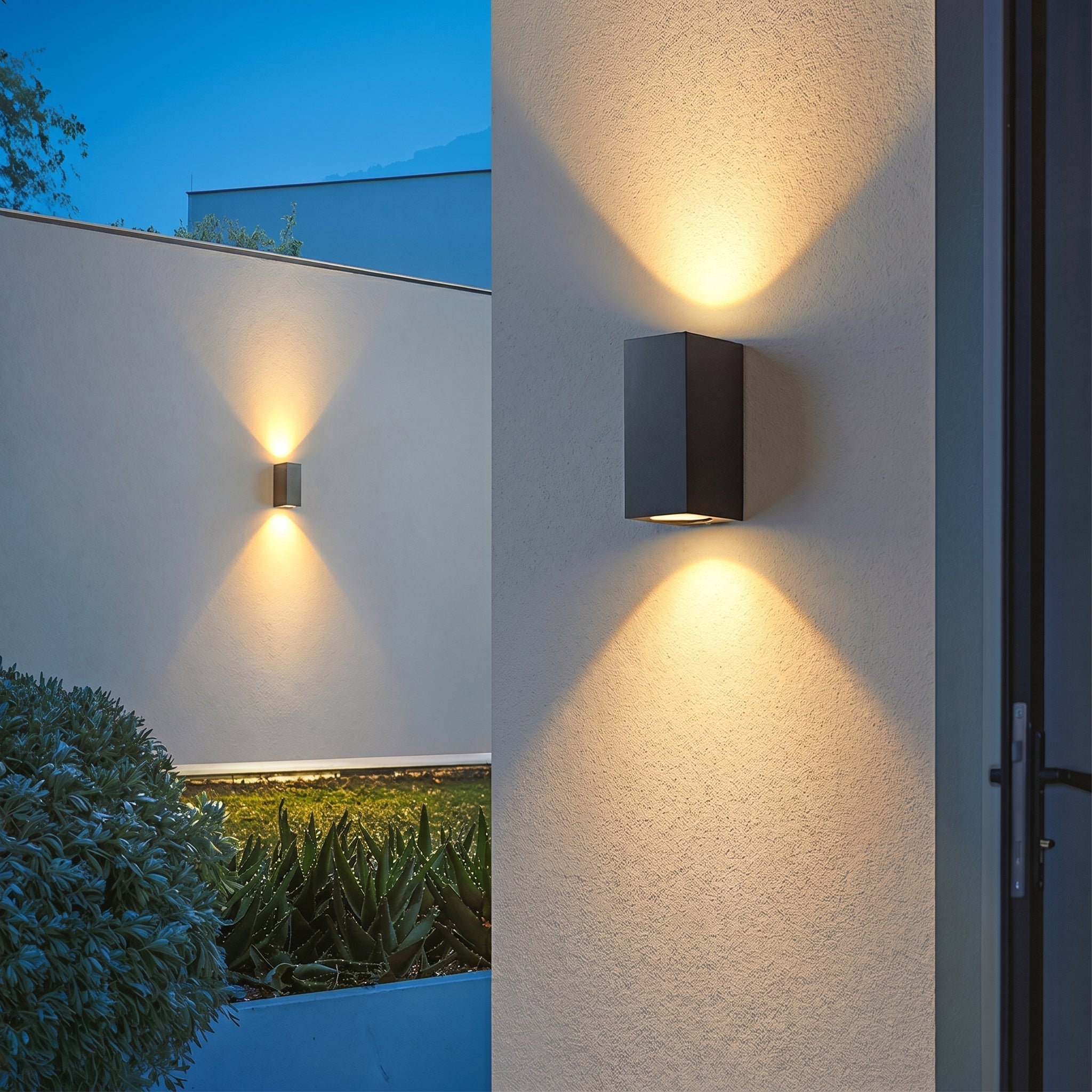 Minimalistic LED Wall Light for Outdoor Use - Wall Light - Up&Down - Oaksoho