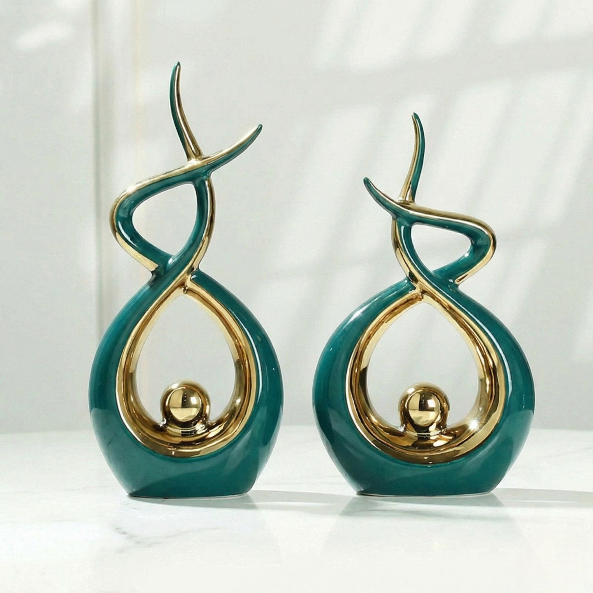 Modern Abstract Decoration with Twisted Design and Gold Accents - Figurines - Green - Oaksoho