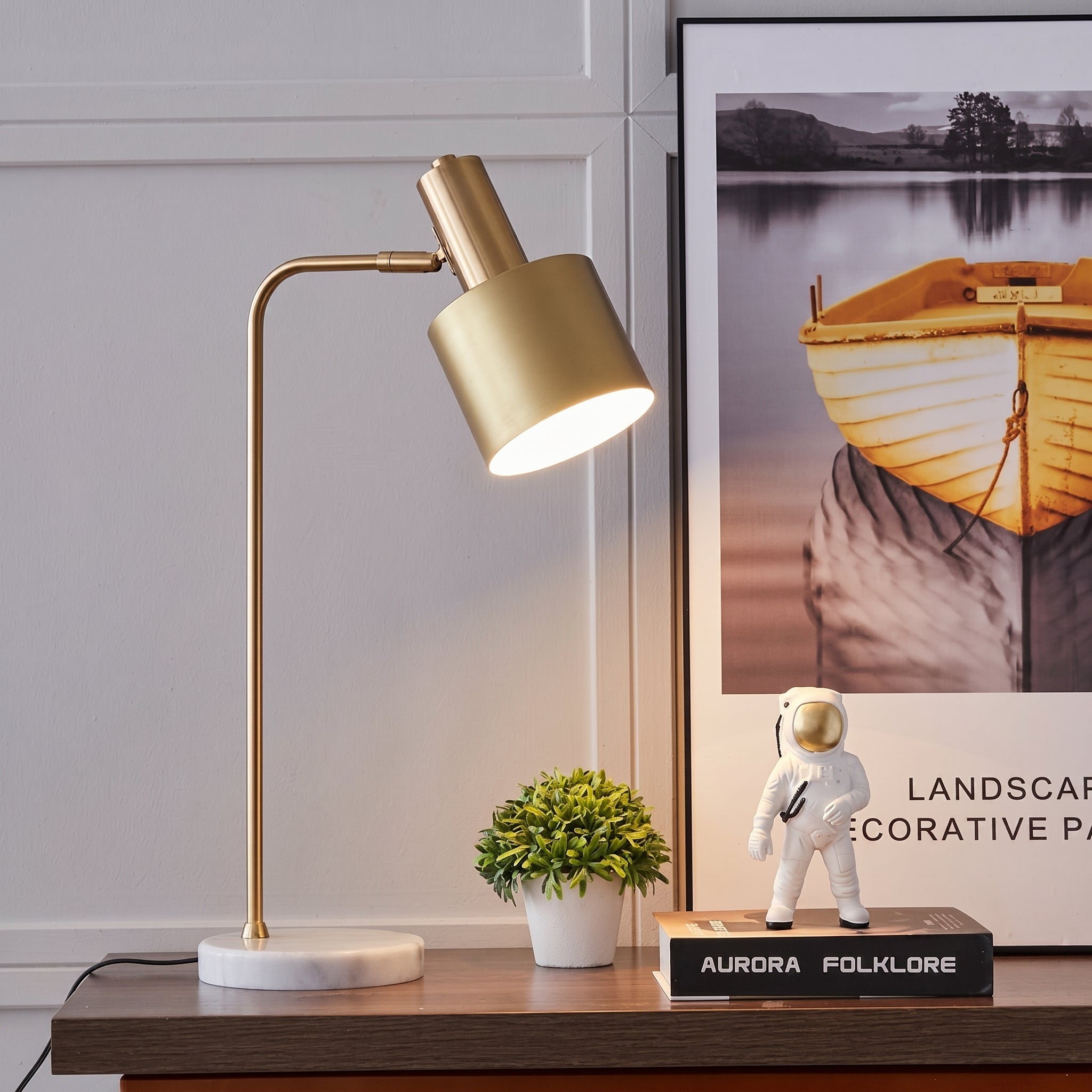 Modern Golden Desk Lamp with Adjustable Shade - Table Lamp - Gold shade - Oaksoho