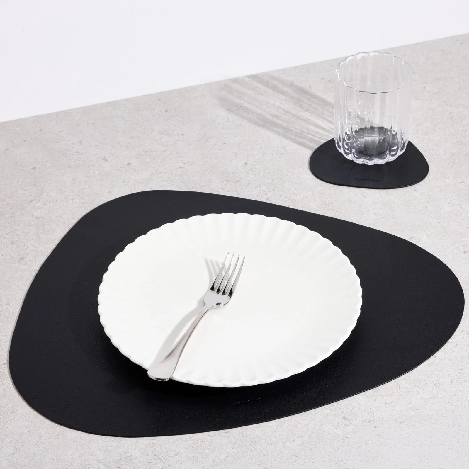 Modern Triangular Placemat - Placemat - Black - Oaksoho