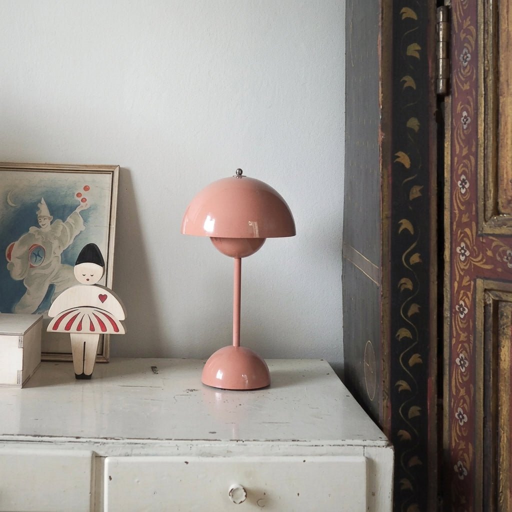 Retro Table Lamp with Mushroom-shaped Shade - Table Lamp - Pink - Oaksoho