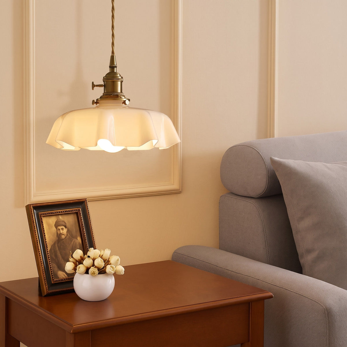Scalloped Glass Pendant Light with Brass Fitting - Pendant Light Fixtures - Oaksoho