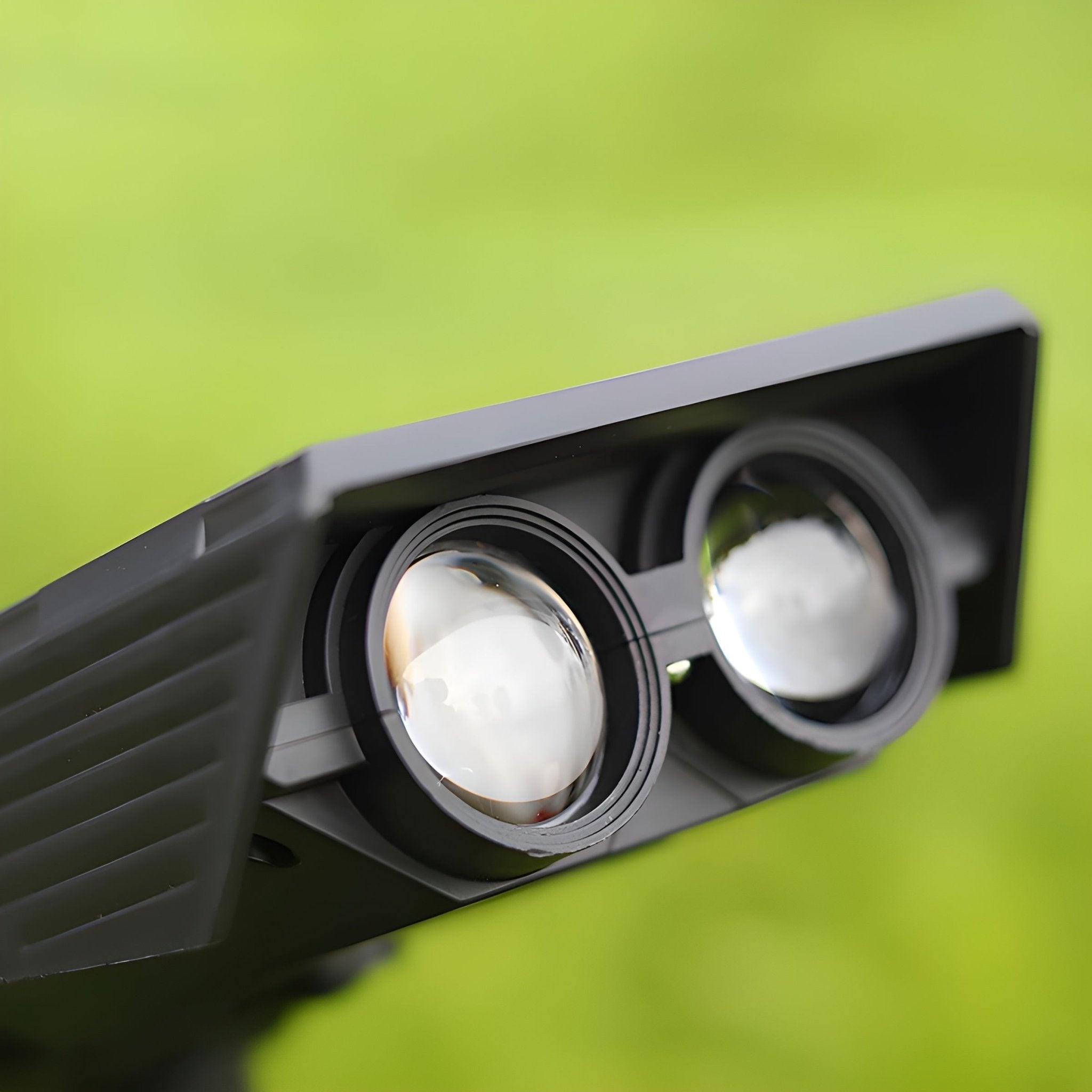 Solar LED Ground Spike Spotlight for Gardens and Pathways - Garden Light - RGB - Oaksoho