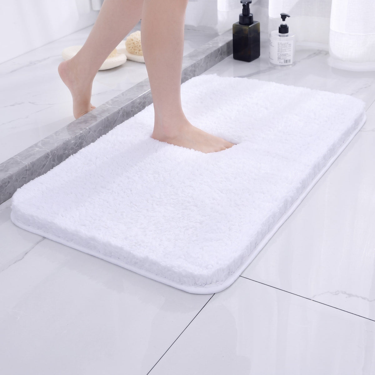 Ultra Soft Non-Slip Bathroom Mat Quick-Drying Plush Bath Rug - Bath Mats & Rugs - White - Oak Soho