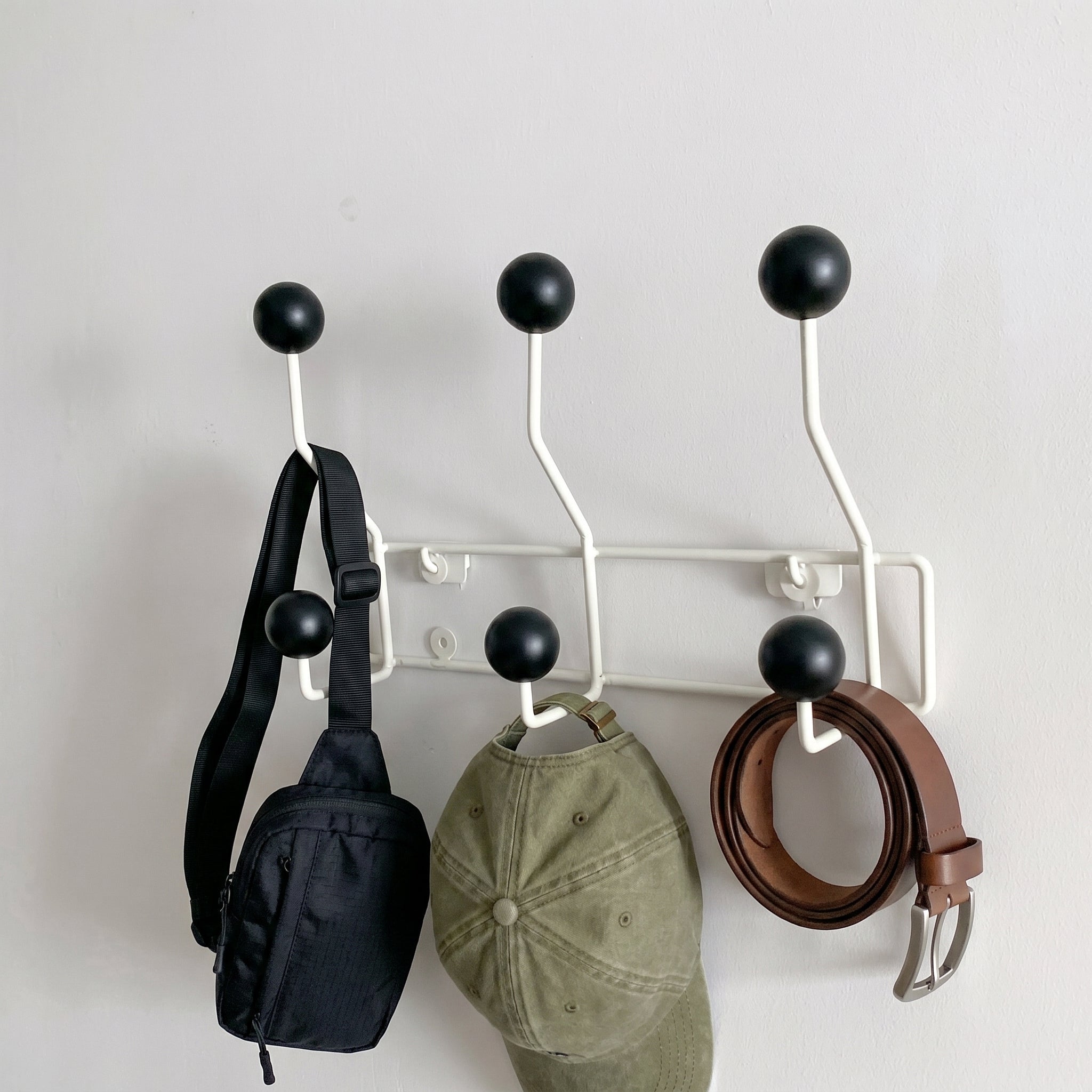 Wall - mounted rack with ball hooks - Wall Hook - Black - Oaksoho