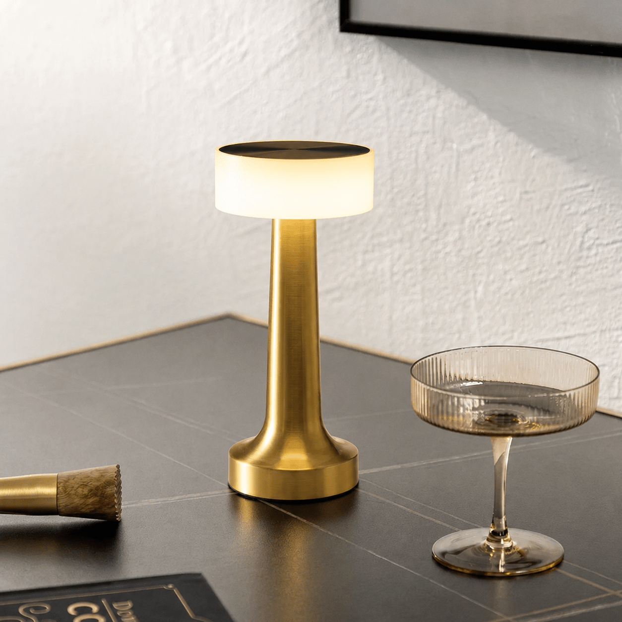 Wireless LED Table Lamp with Round Shade and Slim Base - Table Lamps - Rose gold - Oaksoho