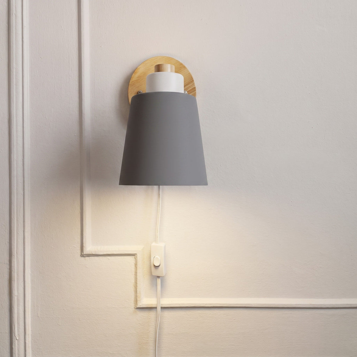 Adjustable Wooden Wall Light with Rotating Metal Shade - Wall Light Fixtures - Black - Oaksoho