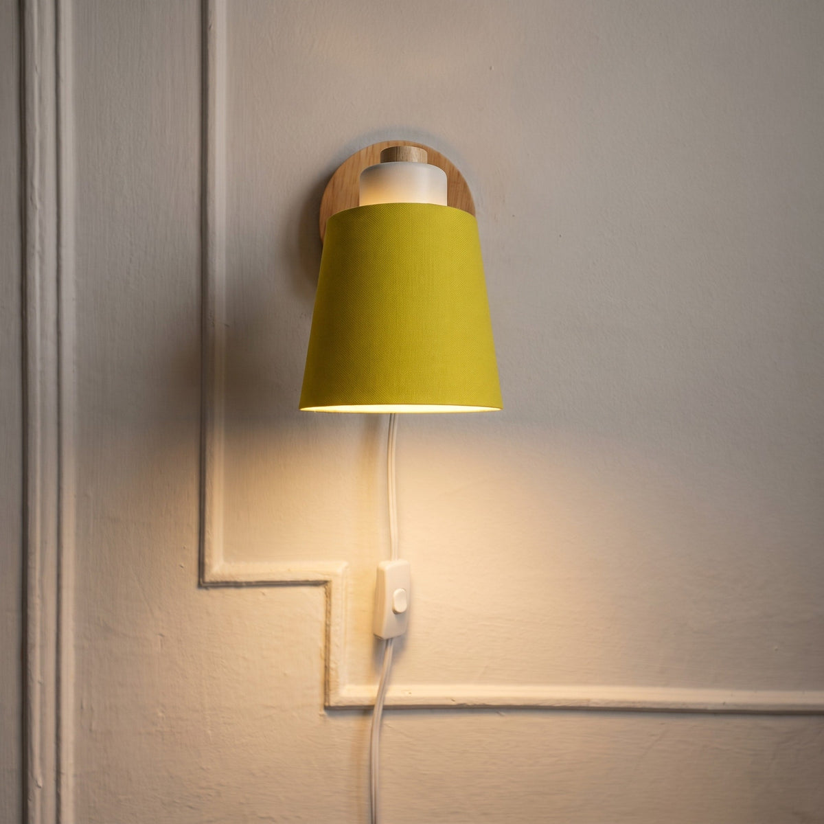 Adjustable Wooden Wall Light with Rotating Metal Shade - Wall Light Fixtures - Black - Oaksoho