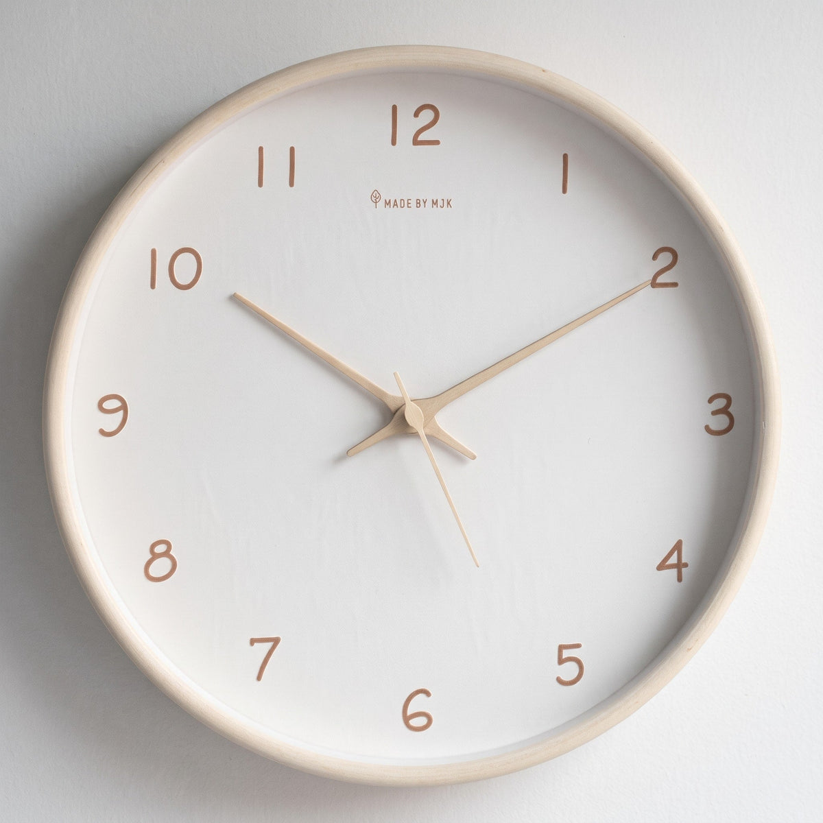 Analog Wall Clock Made of Solid Wood with Silent Movement - Wall Clocks - Cream - Oak Soho