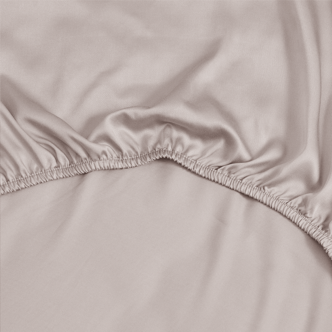 Bedding Set with Fitted Sheet and Two Pillowcases - Bedroom - Warm Grey - Oaksoho