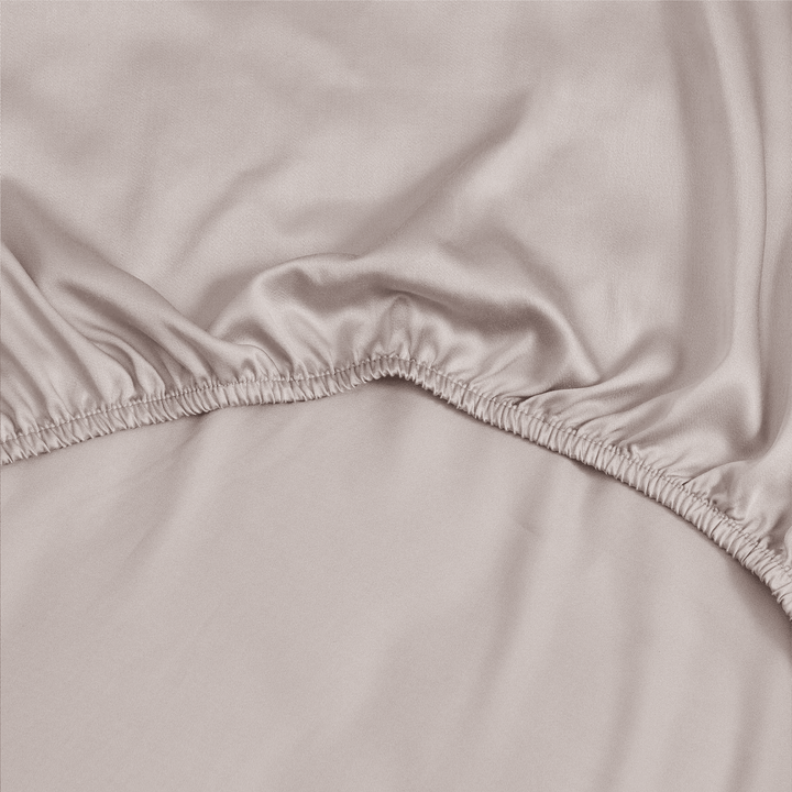 Bedding Set with Fitted Sheet and Two Pillowcases - Bedroom - Warm Grey - Oaksoho