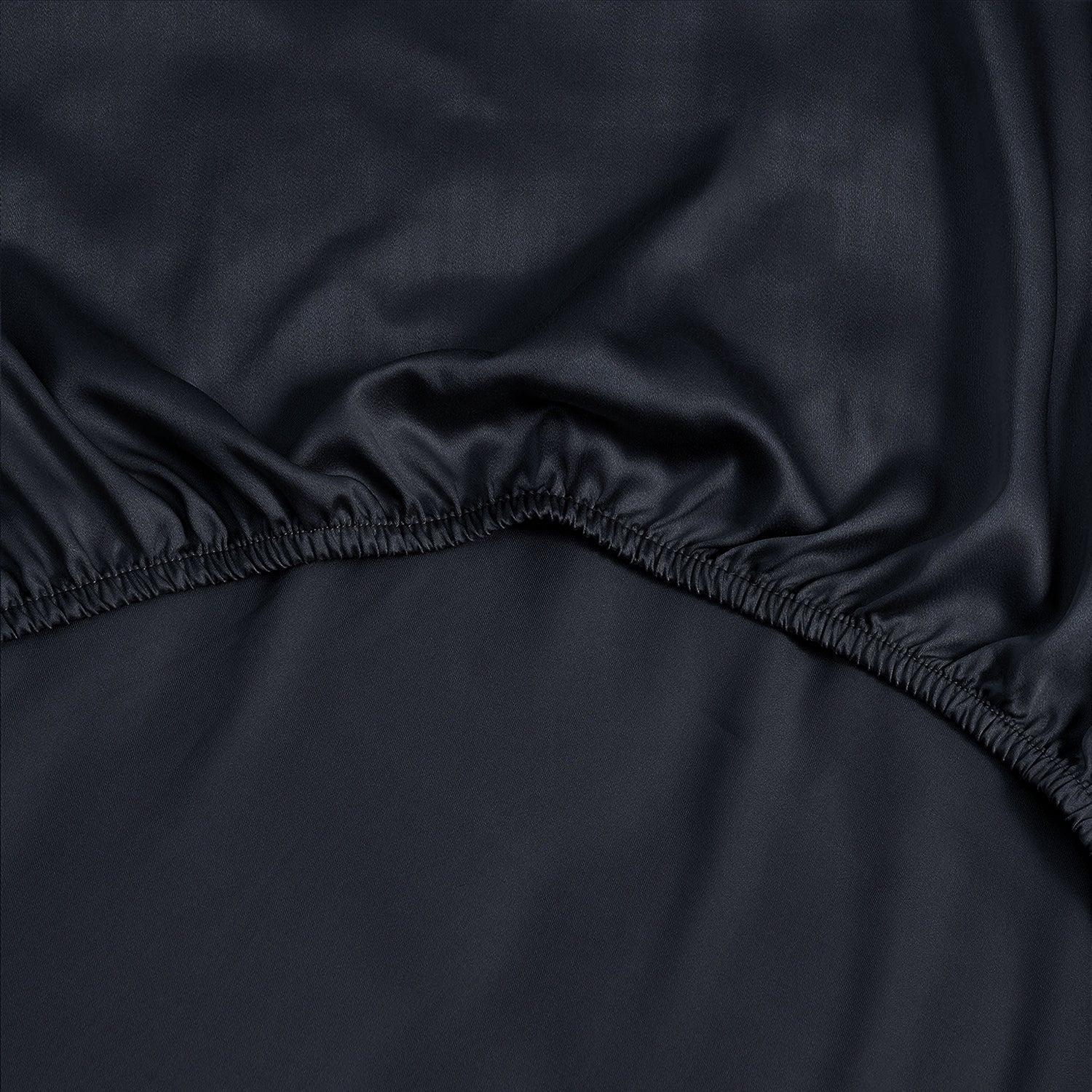 Bedding Set with Fitted Sheet and Two Pillowcases - Bedroom - Black - Oaksoho