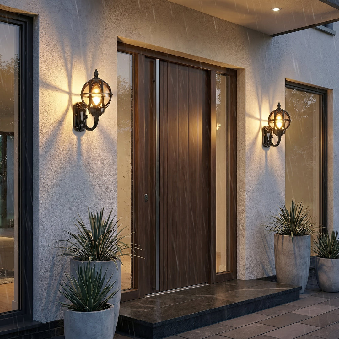 Classic Outdoor Wall Light in Globe Lantern Style - Wall Light - Black - Oaksoho