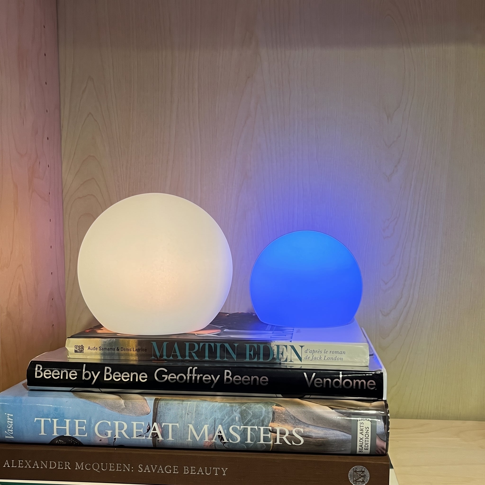 Dimmable Spherical LED Light with RGB Colour Modes - Table Lamps - 12 cm (Diameter) - Oaksoho