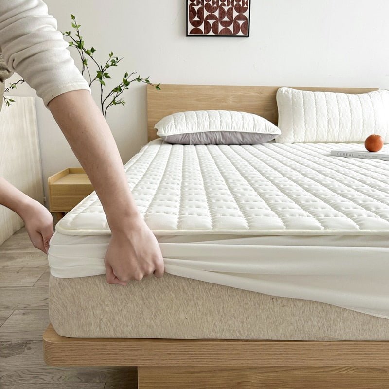 Elastic Quilted Mattress Protector - Bedroom - White - Oaksoho