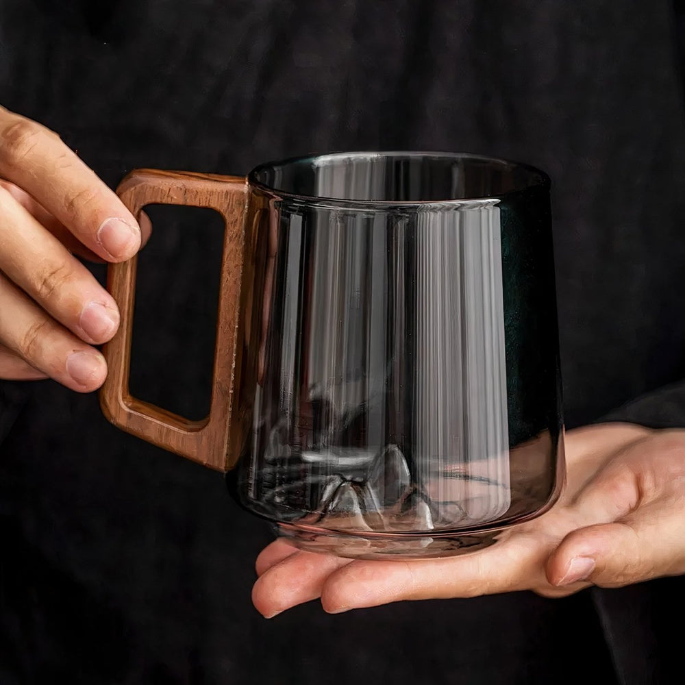 Elegant slanted coffee cups made of smoky glass with walnut wood handle - Mug - Smoked glass / Wooden handle - Oaksoho