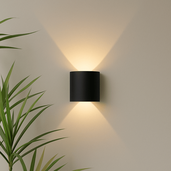 Elina – Modern LED Wall Light for Indoor & Outdoor Use in Black & White