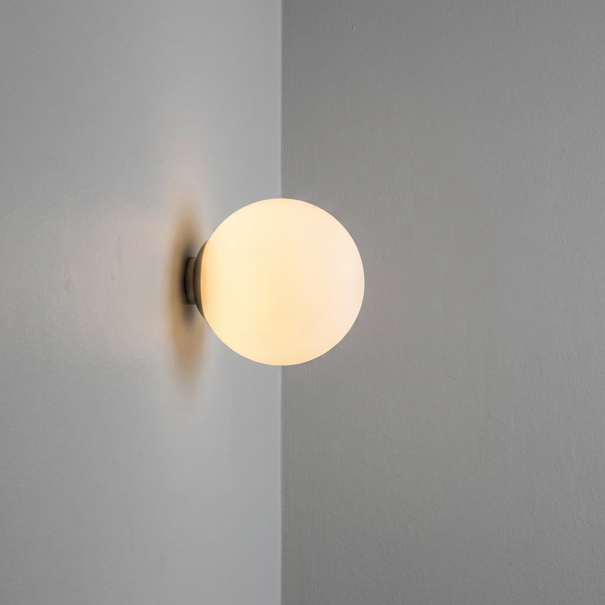 Frosted Glass Globe Wall Lamp with Minimal Metal Base - Wall Light Fixtures - 12 cm - Oaksoho