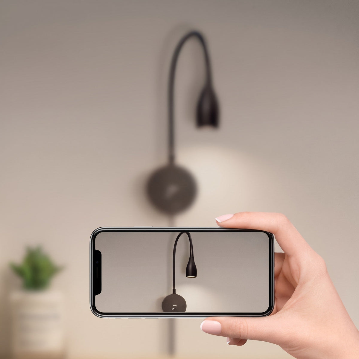 Gooseneck LED Wall Light with USB Charging Port - Wall Light Fixtures - Warm Light - Oak Soho