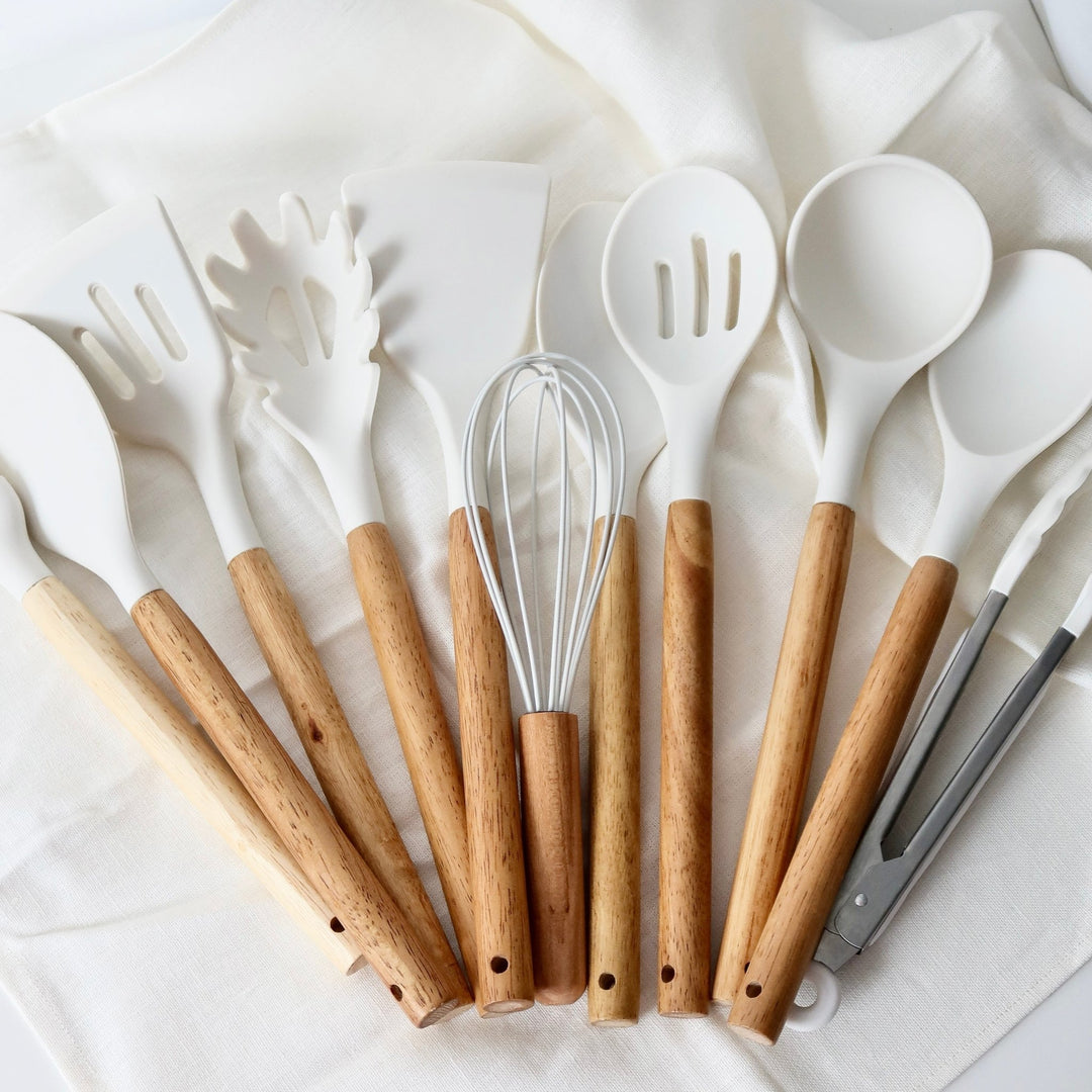 Kitchen Utensil Set with Wooden Handles - Cooking Utensils - White - Oaksoho