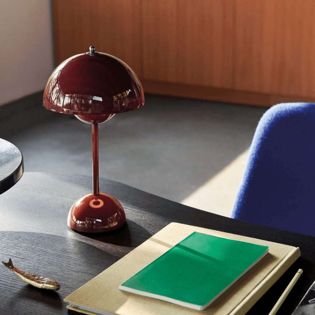 LED Table Lamp in Modern Arch Design - Tischlampen - Light Red - Oaksoho