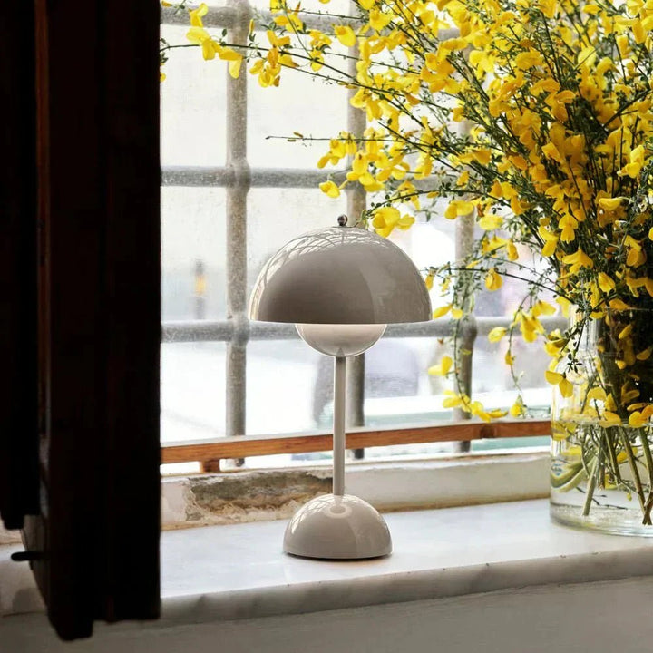 LED Table Lamp in Modern Arch Design - Tischlampen - Light Red - Oaksoho