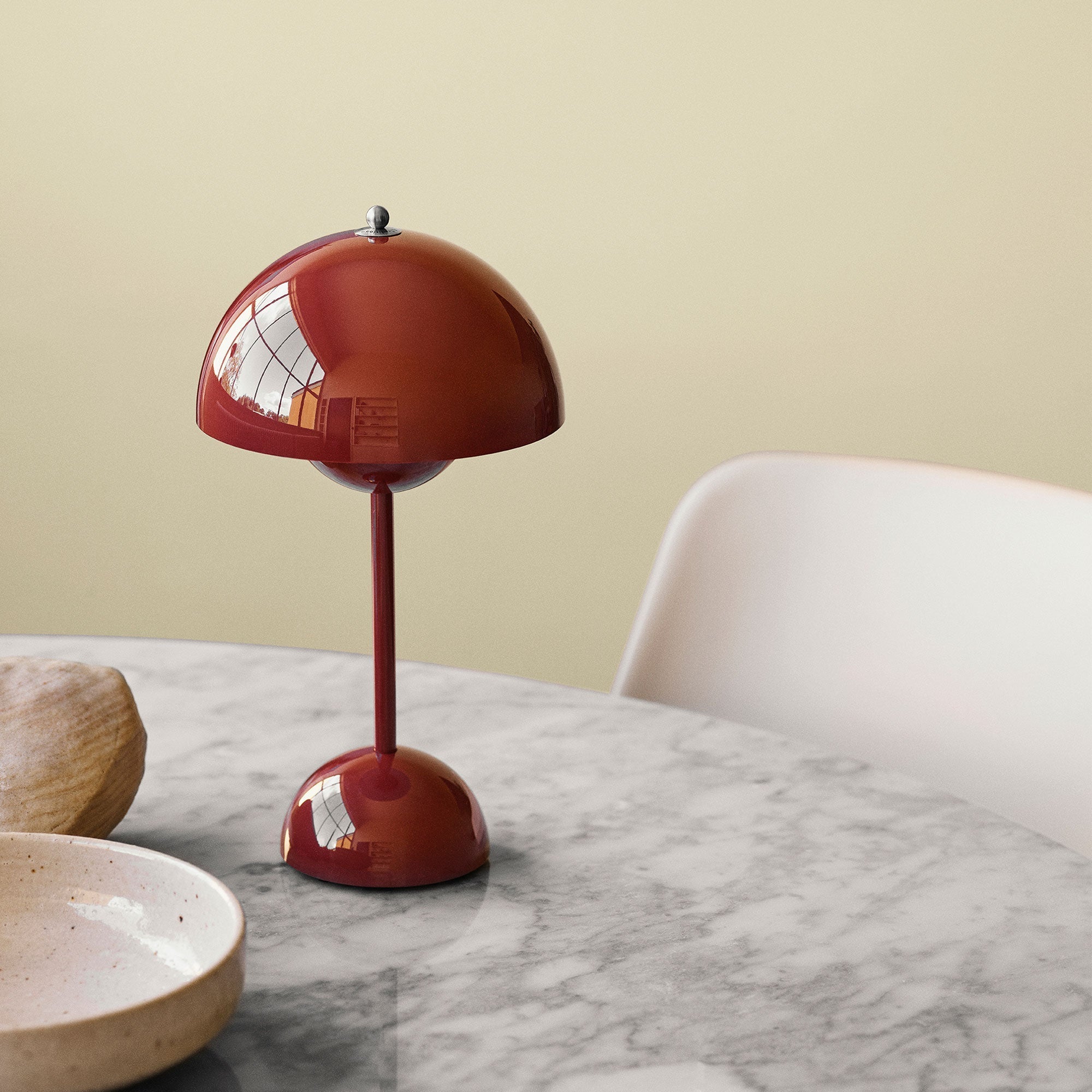 LED Table Lamp in Modern Arch Design - Tischlampen - Light Red - Oaksoho