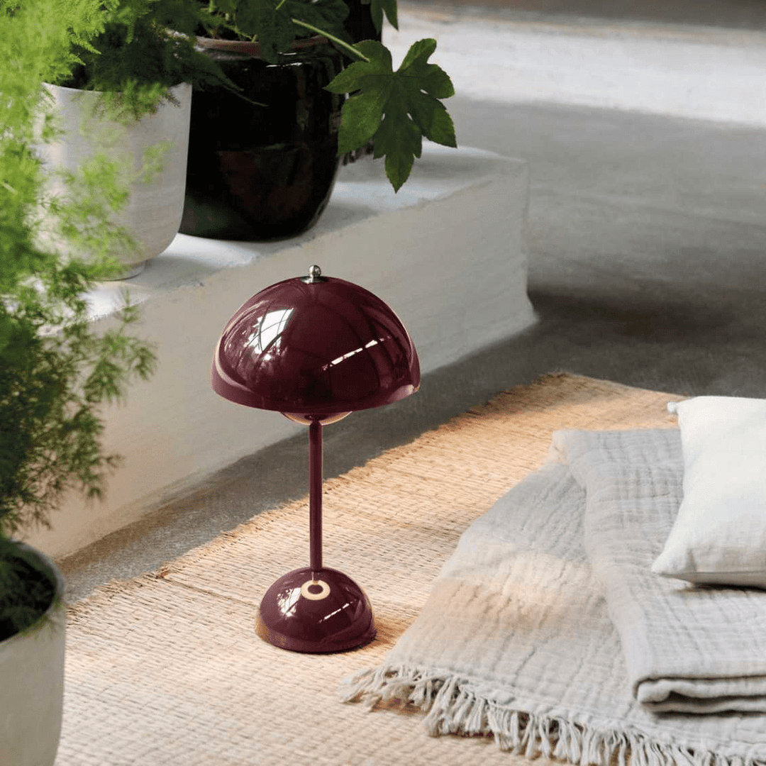 LED Table Lamp in Modern Arch Design - Tischlampen - Light Red - Oaksoho