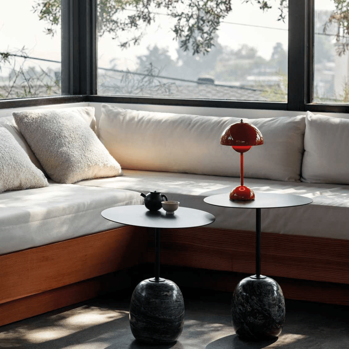 LED Table Lamp in Modern Arch Design - Tischlampen - Red - Oaksoho