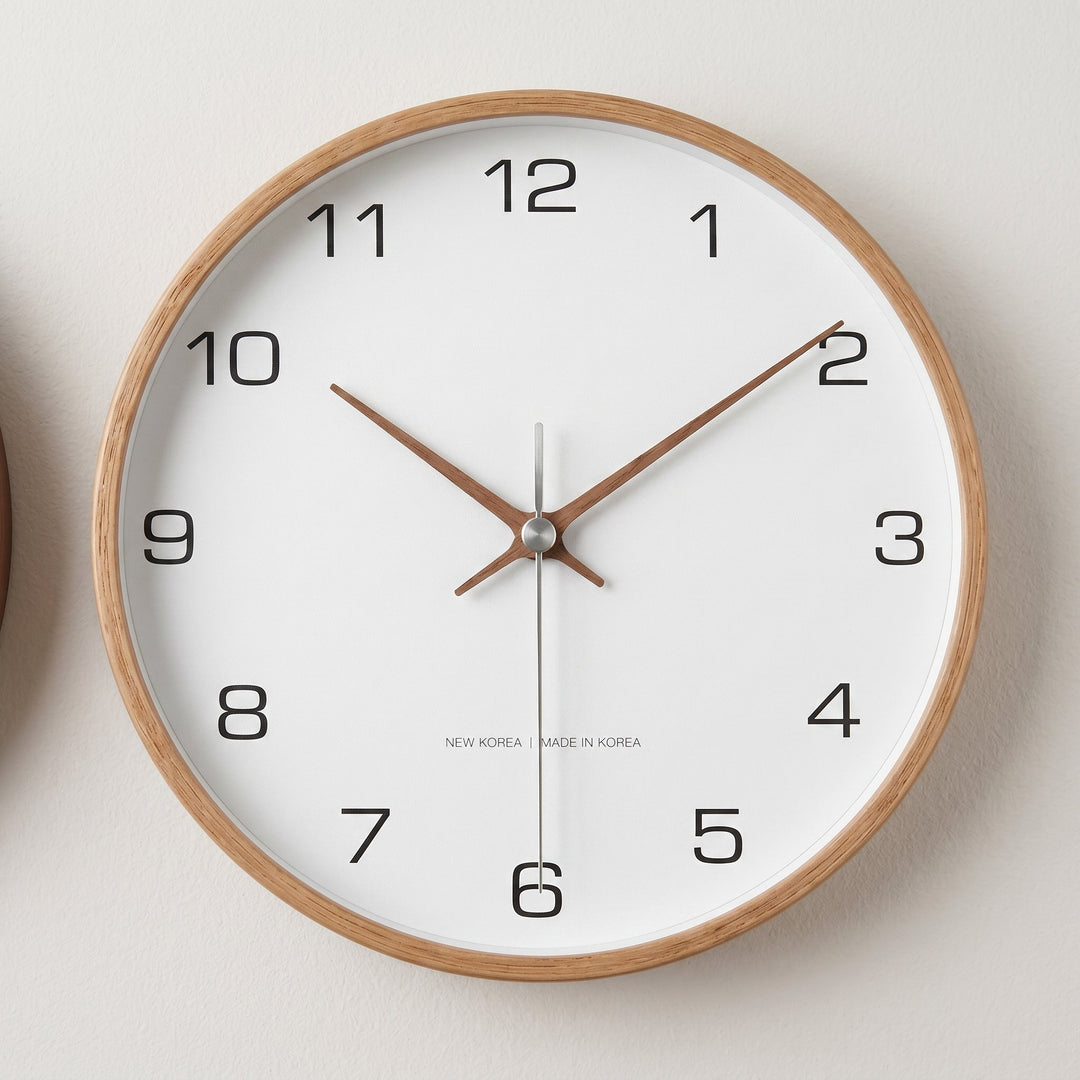 Minimalistic Wall Clock with Wooden Frame in Nordic Style - Wall Clock - White - Oaksoho