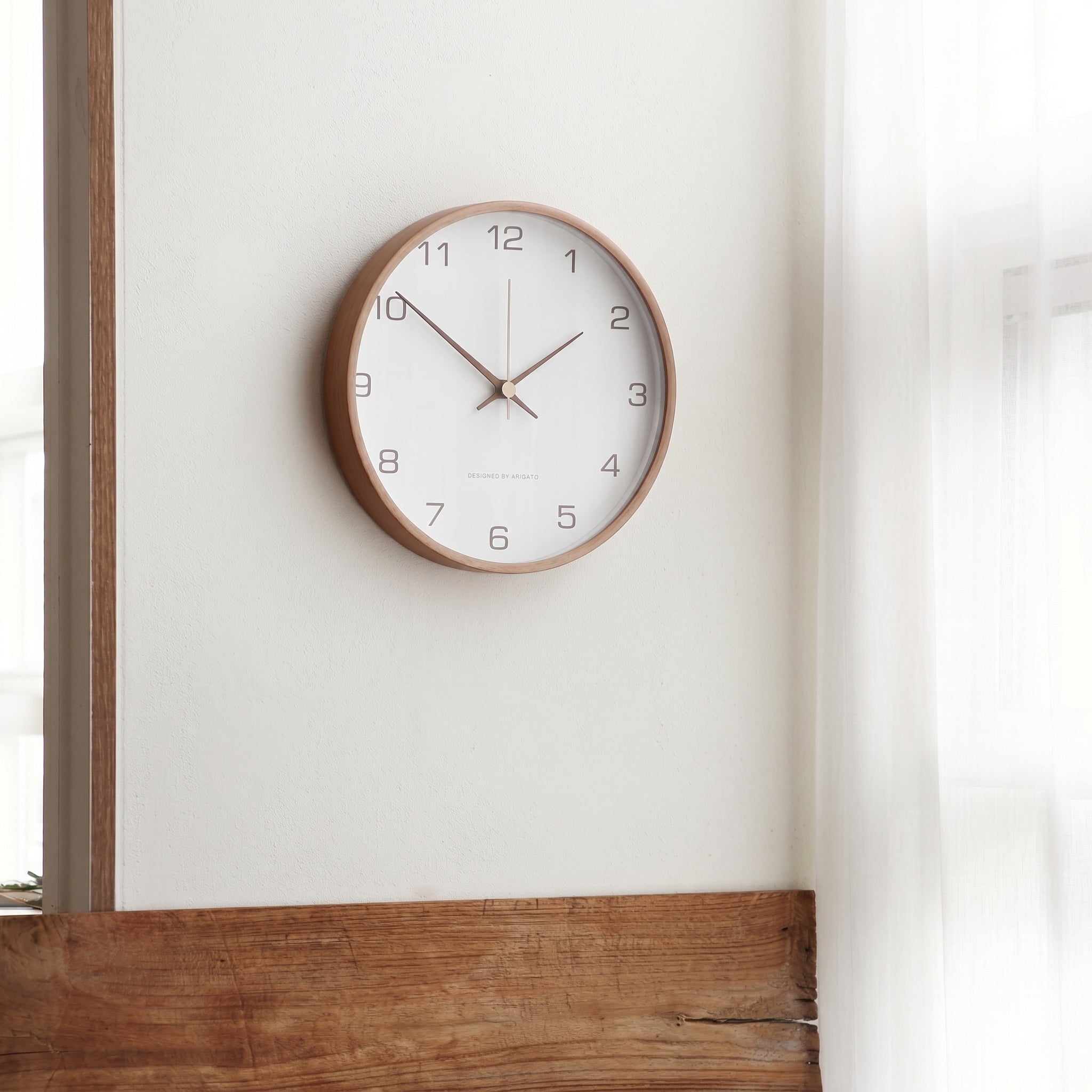 Minimalistic Wall Clock with Wooden Frame in Nordic Style - Wall Clock - White - Oaksoho