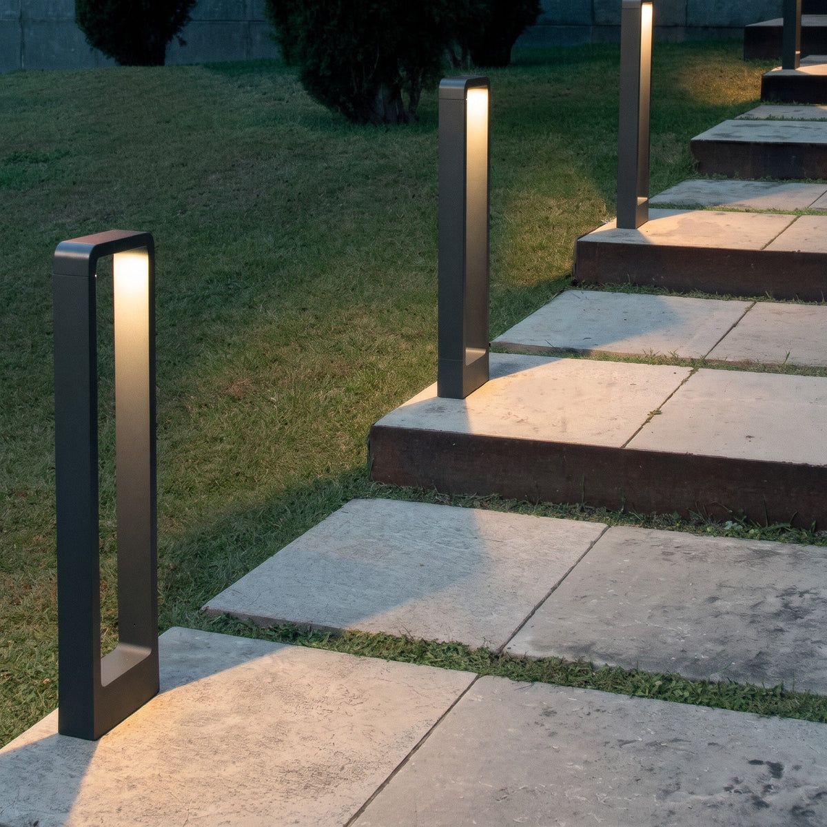 Modern Bollard Pathway Light Outdoor Garden Post Lamp - Landscape Pathway Lighting - 30 cm - Oak Soho