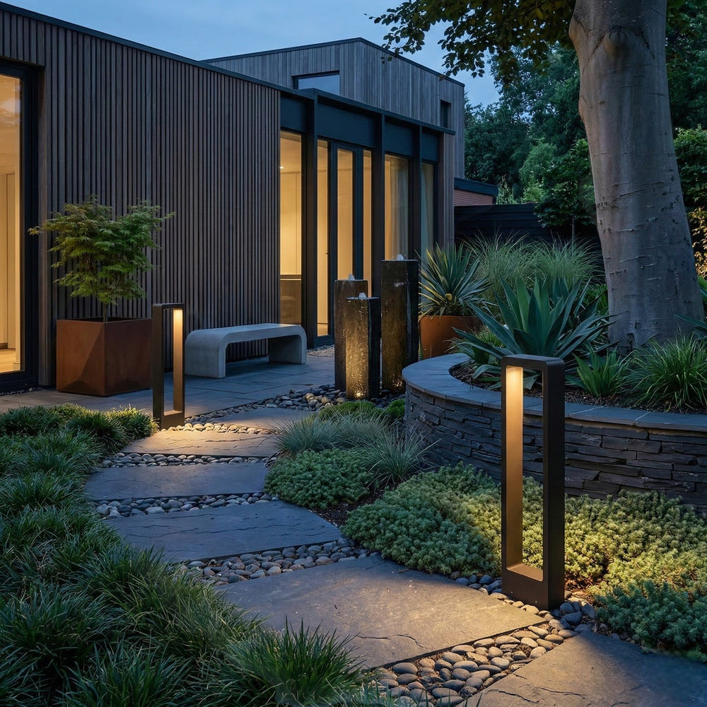 Modern LED Path Light for Garden and Pathways - LED Decorative Lights - Black housing - Oaksoho