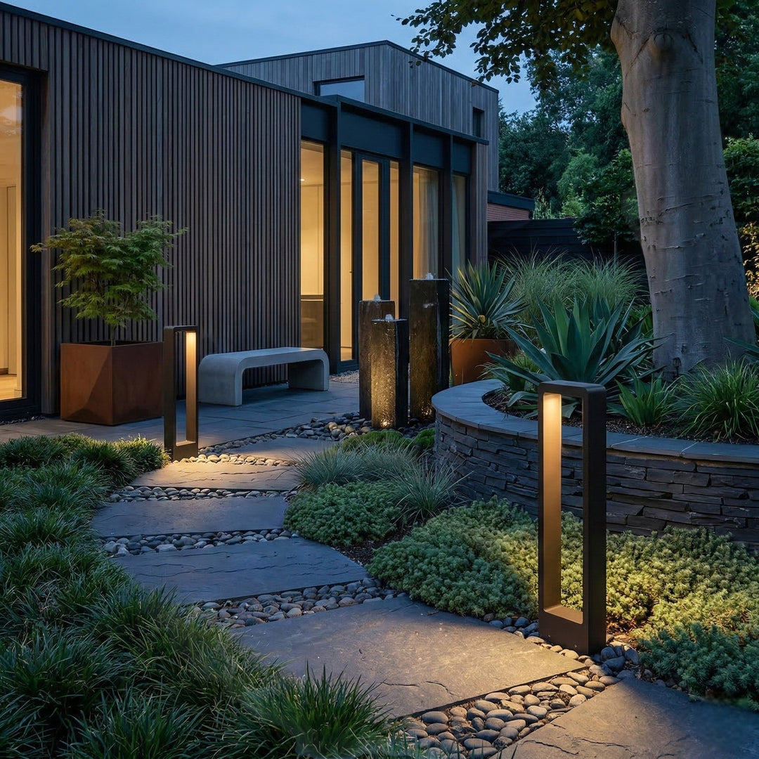 Modern LED Path Light for Garden and Pathways - LED Decorative Lights - Black housing - Oaksoho