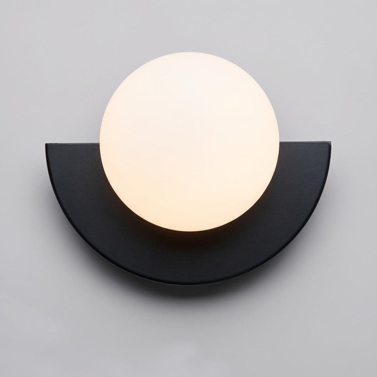 Modern Sphere Wall Light with Semicircle Base Design - Wall Light Fixtures - Black - Oaksoho