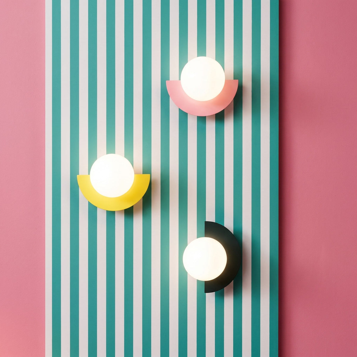 Modern Sphere Wall Light with Semicircle Base Design - Wall Light Fixtures - Dark Green - Oaksoho