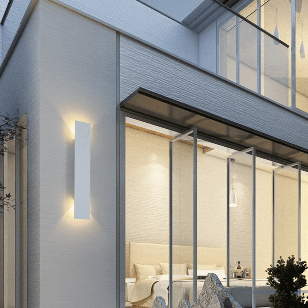 Outdoor LED Wall Light With Up and Down Rays - Wall lamp - White - Oaksoho