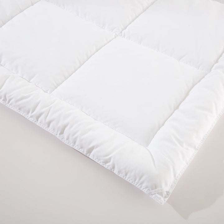 Quilted All - Season Comforter for Optimal Sleep - Blanket - White - Oaksoho