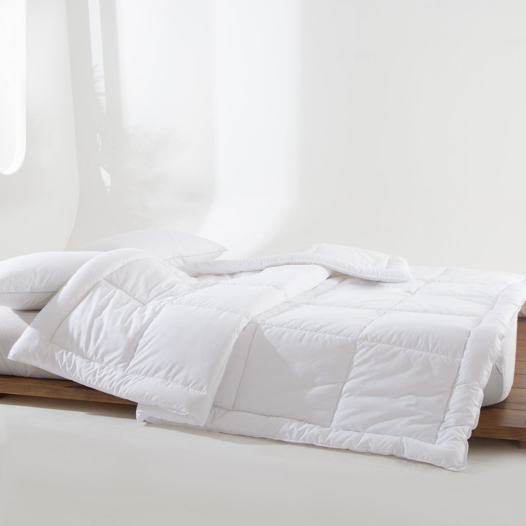 Quilted All - Season Comforter for Optimal Sleep - Blanket - White - Oaksoho