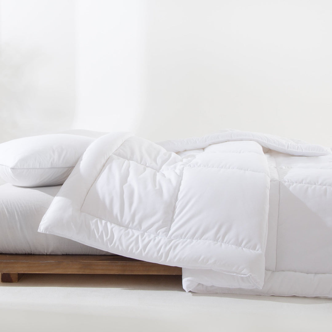 Quilted All - Season Comforter for Optimal Sleep - Blanket - White - Oaksoho