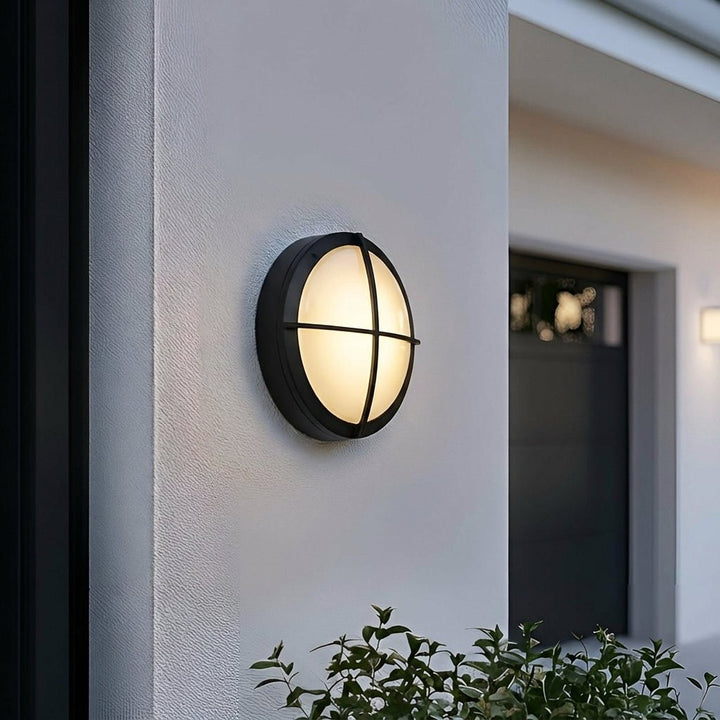 Round Outdoor Wall Light with Segment Grid Design - Wandleuchte - Cross - Oaksoho