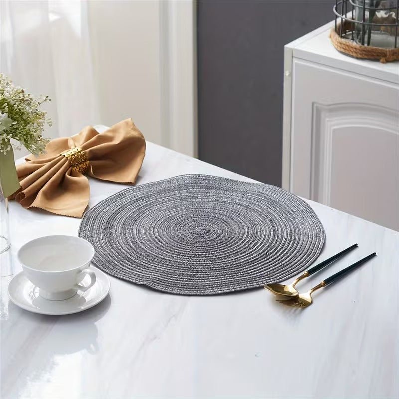 Round placemat with textured woven pattern - Placemats - Grey - Oaksoho