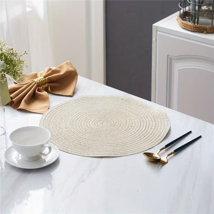 Round placemat with textured woven pattern - Placemats - Beige - Oaksoho