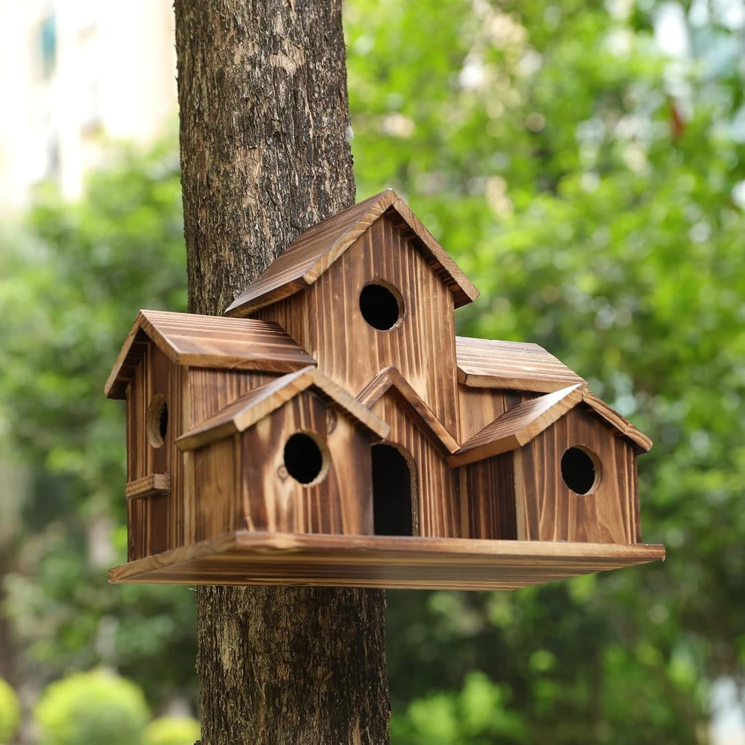 Rustic Birdhouse with Natural Design for Outdoor Use - Figuren - Oaksoho