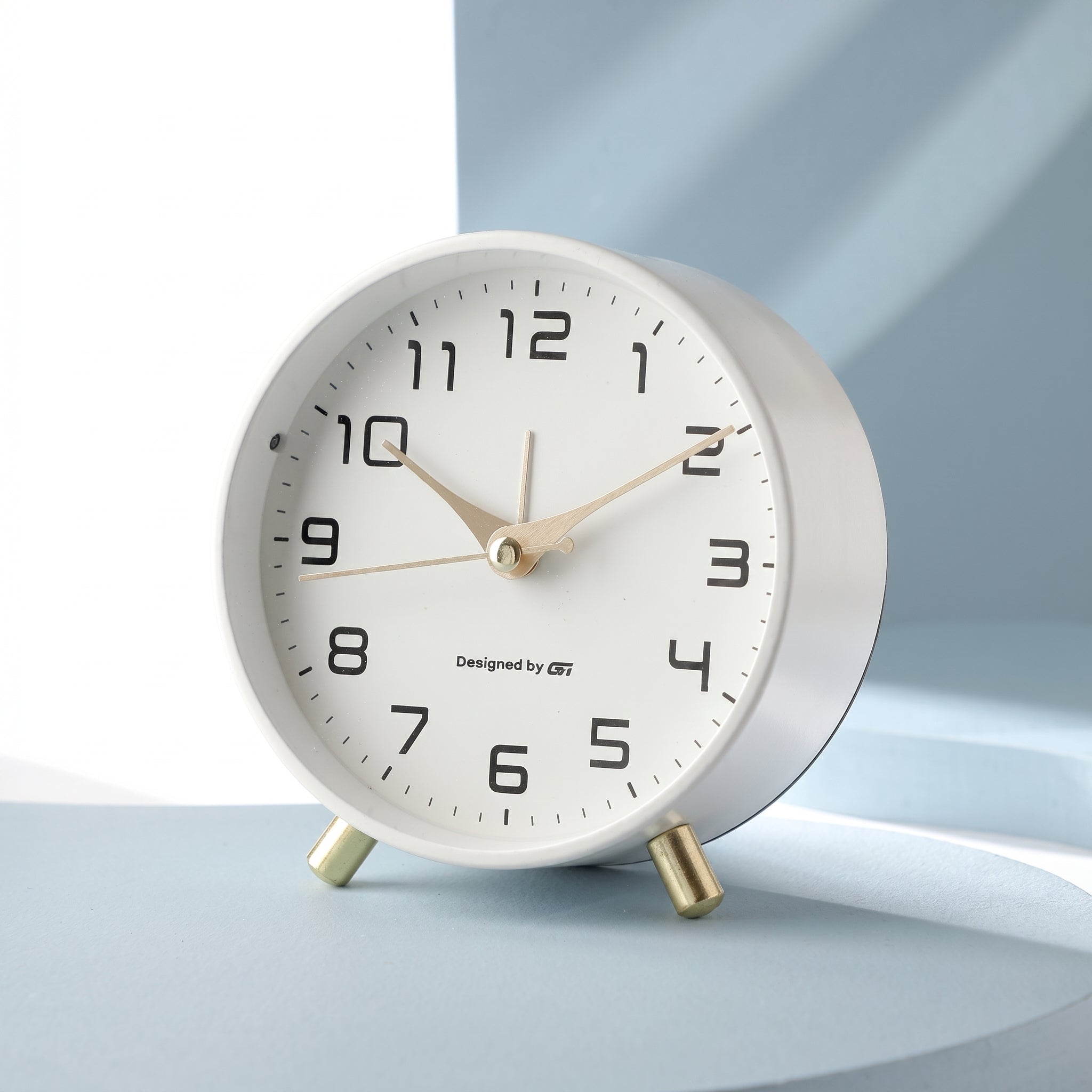 Scandinavian Round Silent Desk Clock with Brass Accents - Desk Clock - White - Oaksoho