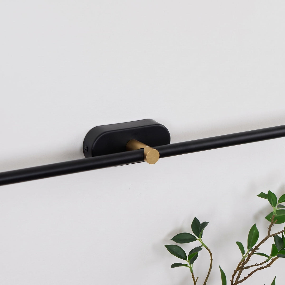Slim Linear LED Wall Light for Bathroom Mirrors - Wall Light Fixtures - Black - Oaksoho