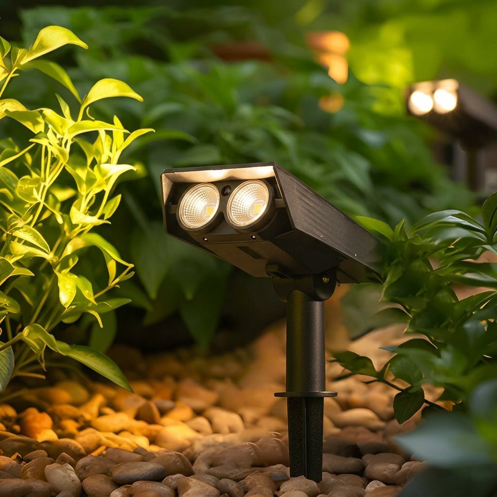 Solar Spotlight LED for Garden Paths - Garden Light - Cool White - Oaksoho
